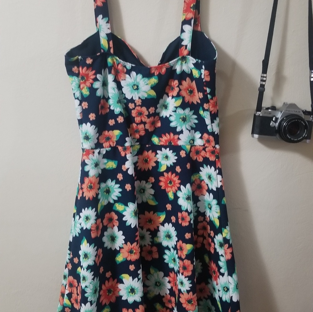 Dress - Picture 2 of 3